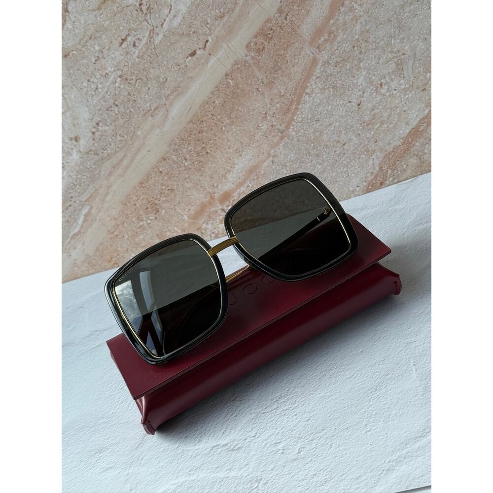 NEW Gucci GG0903S Black Gold Square Oversized Sunglasses - Picture 6 of 9